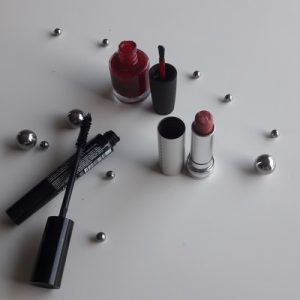 Sfera Ferro &Oslash; mm. 9,525 (grammi 3,55) PER COSMETICA (1.000 pzi)