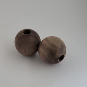 Sfera &Oslash; 28 mm. LEGNO DI NOCE CANALETTO (foro 8 x 20) per mallets